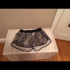 Lululemon tracker shorts