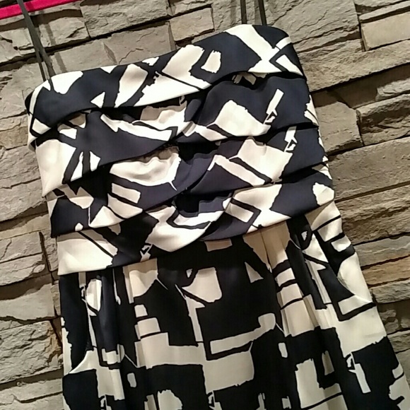 Dark Navy & Off White Strapless Dress by Kitty