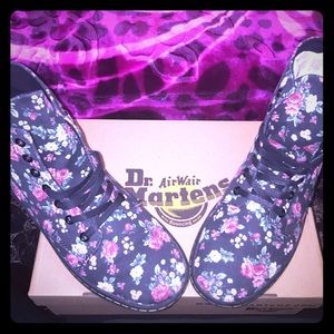 A unique boot that is Vintage Rose Fine Canvas