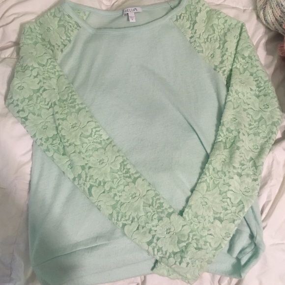 Sweater - Picture 1 of 2