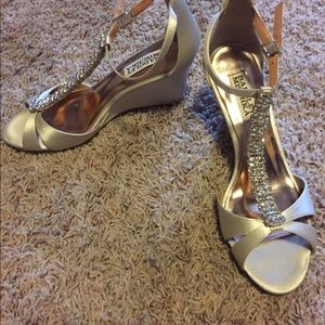 Badgley Mischka Satin Wedge evening shoes