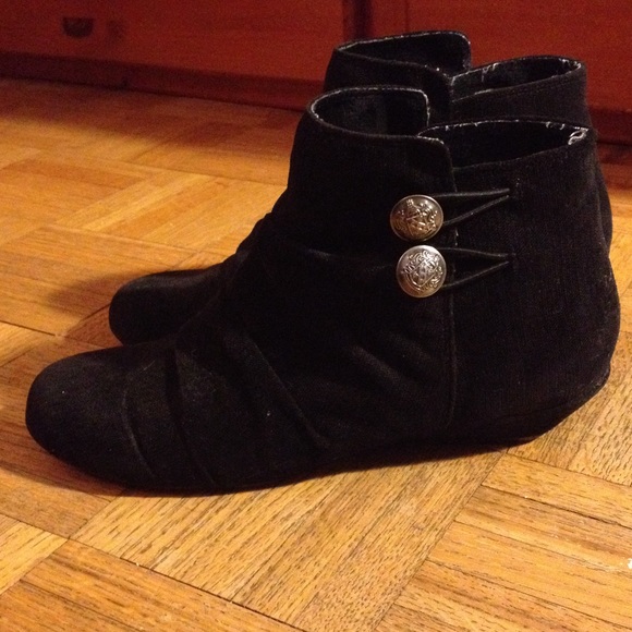 Black ankle booties
