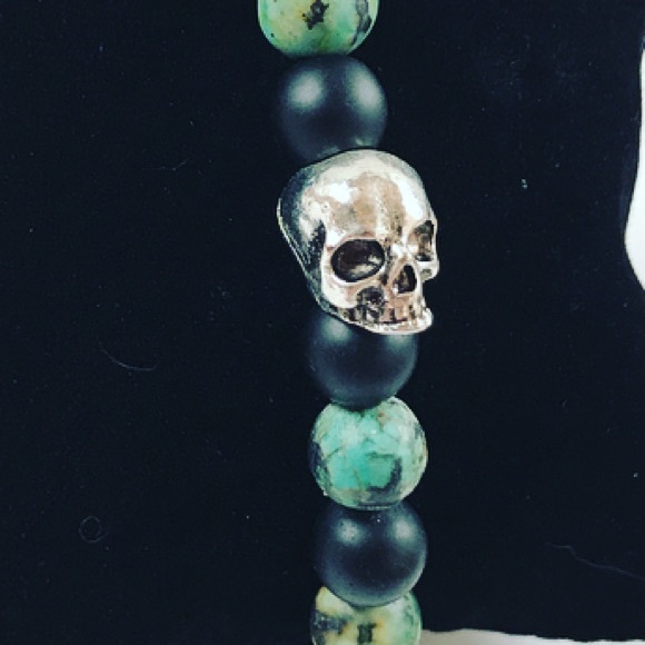 green turquoise & onyx skull bead bracelet - Picture 6 of 7