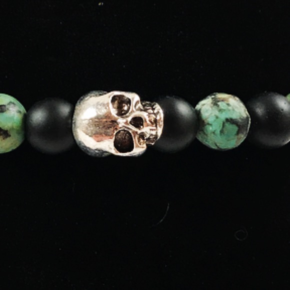 green turquoise & onyx skull bead bracelet - Picture 4 of 7