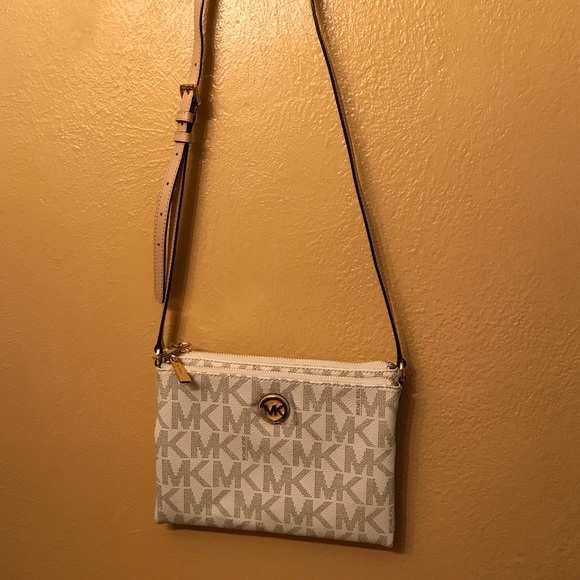 MICHAEL KORS CROSS BODY-Vanilla