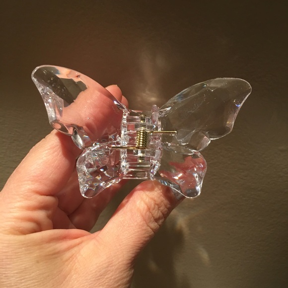 Jewelry - Crystal butterfly hair clip