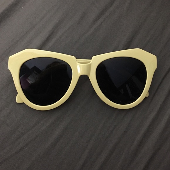 AJ MORGAN Retro inspiredCat Eye Sunglasses