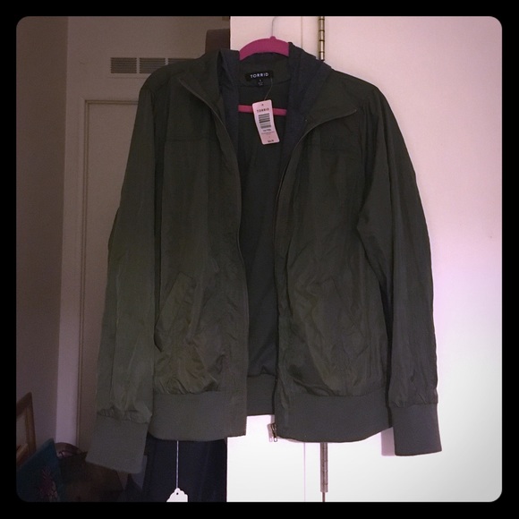 💘 NWT Olive Bomber Jacket