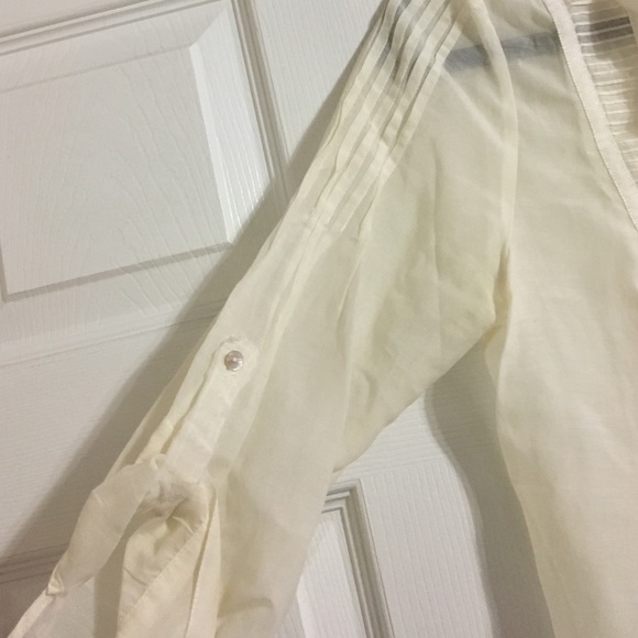 Ivory blouse - Picture 2 of 3