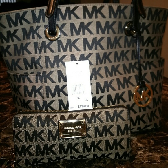 Michael Kors Purse & Wallet