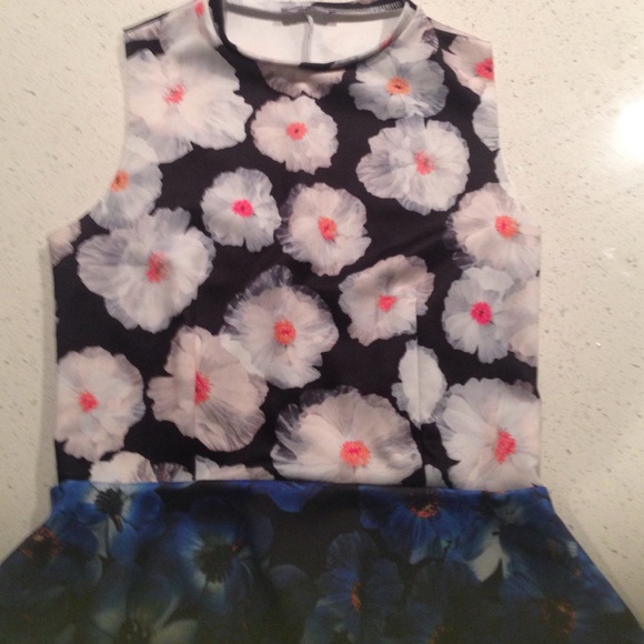 Zara Tops - Zara sleeveless top