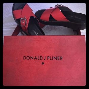 Donald j pliner farro  sandel,