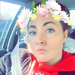Meet your Posher, Brenna