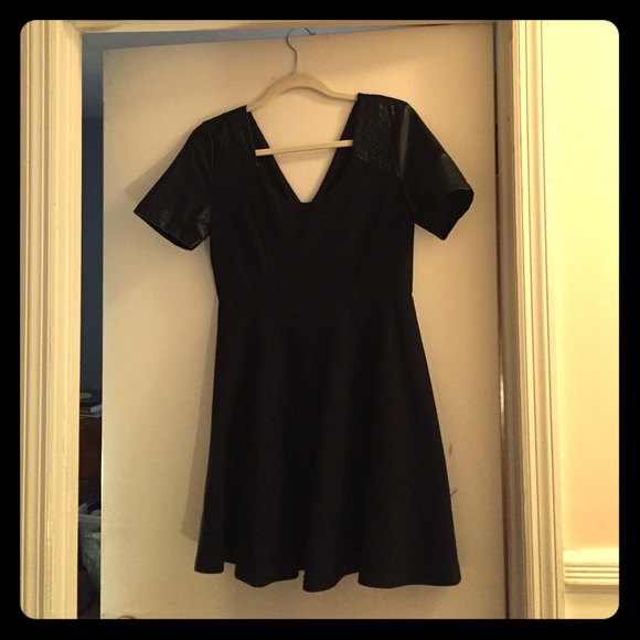 NWT Winter Dress - so cute, super flattering