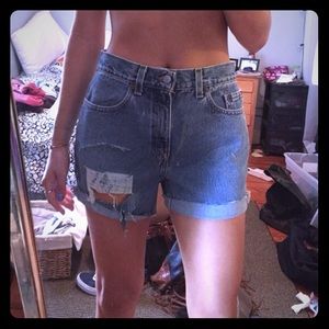Vintage Levi's cut off shorts 27