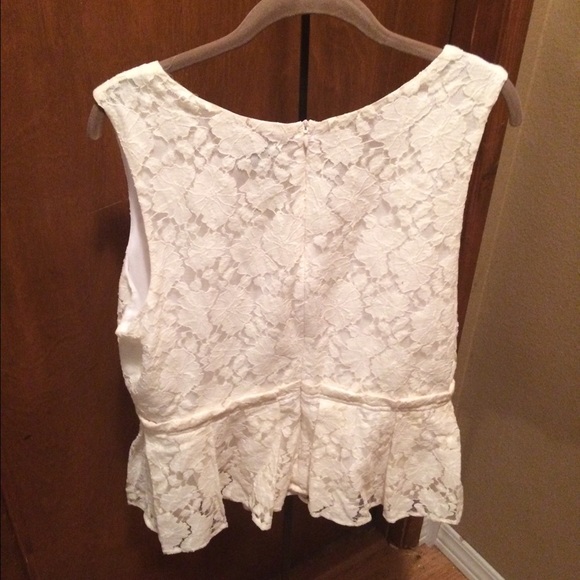 Lace top - Picture 2 of 2