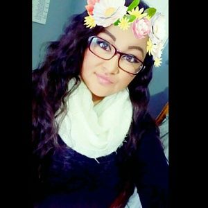 Meet your Posher, Monique