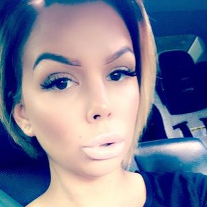 Meet your Posher, Janelle