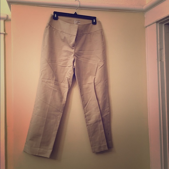 Halogen cropped khaki pants. New without tags, 6