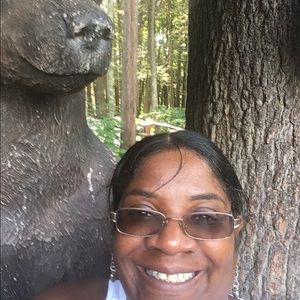 Meet your Posher, Debra