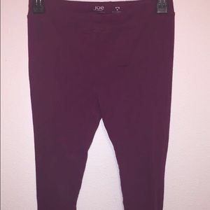 Burgundy leggings with zipper on the end