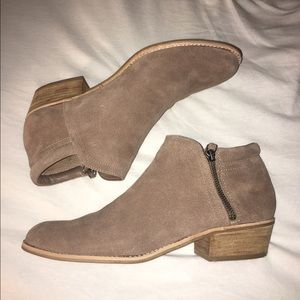 brand new never worn steve madden tobi booties