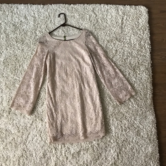 Short lace cocktail dress