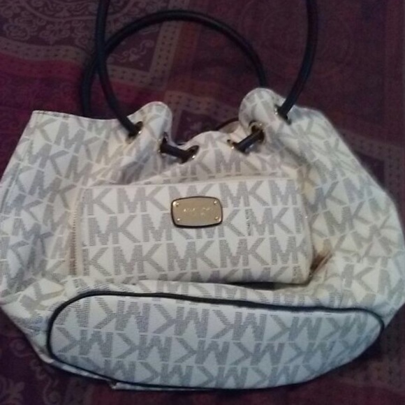 Michael kors bag wallet