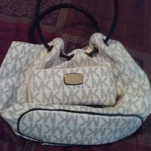 Michael kors bag wallet