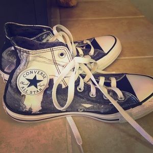 Bateman converses