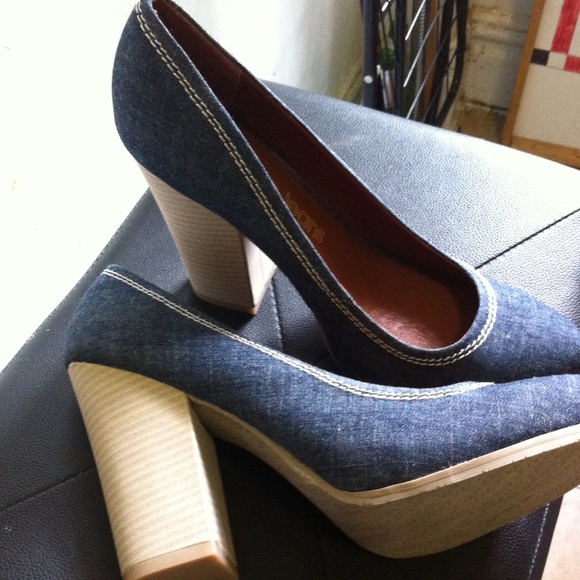 New Calvin Klein pumps