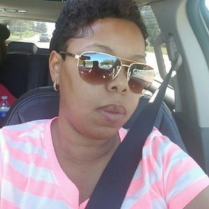 Meet your Posher, Tarina