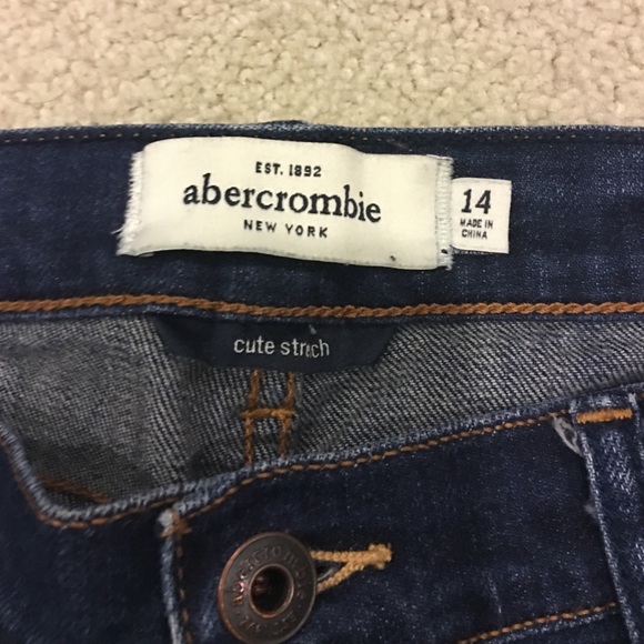 Abercrombie Jean shorts - Picture 2 of 4