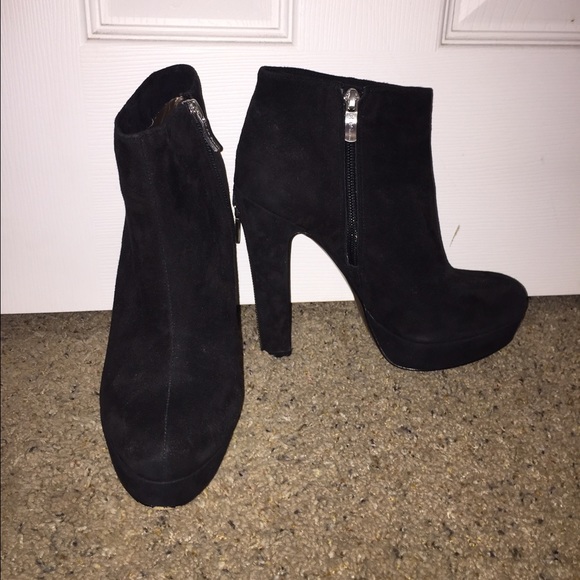BCBG heels