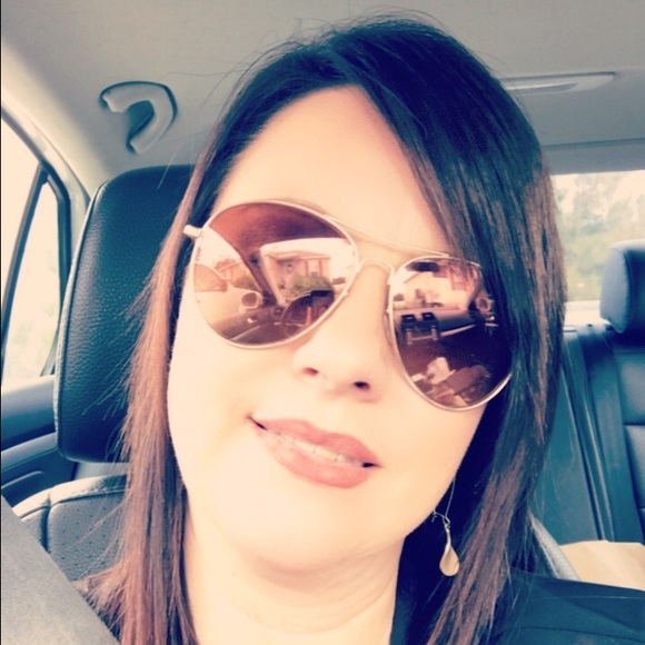 Meet your Posher, Bobbie - Picture 1 of 1