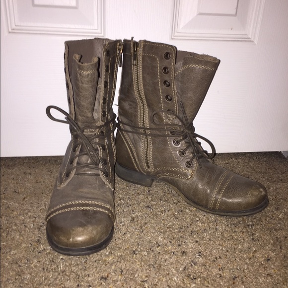 Combat boots