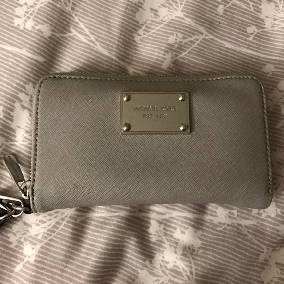 Michael Kors Jet Set Wristlet