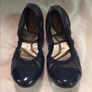 Women's Scrunch Flats