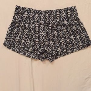 LIKE NEW PacSun Kirra shorts