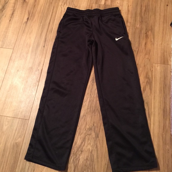 Nike therma-fit pants child's size large