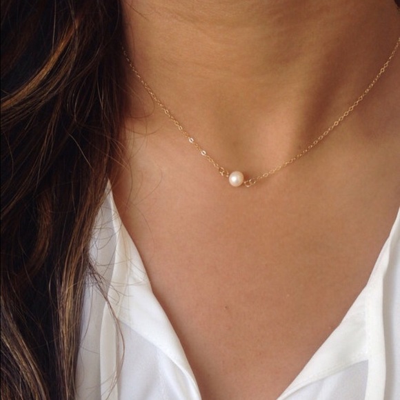 Dainty Pearl Necklace