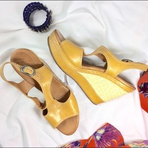 NAYA ETERNAL Mustard Wedges
