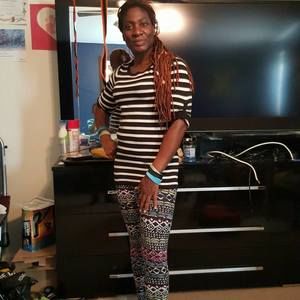 Meet your Posher, Leonora