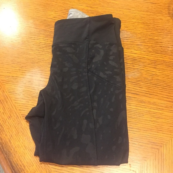 Lululemon Cheetah Black Crops