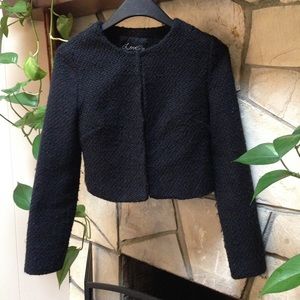 • B l a c k B l a z e r •