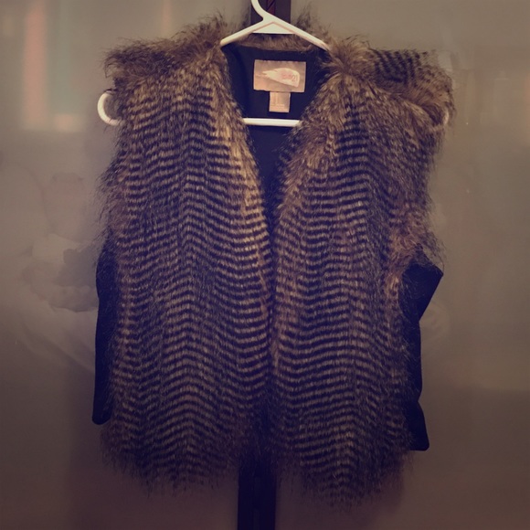 F21 Faux fur vest