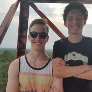 Meet your Posher, Derek