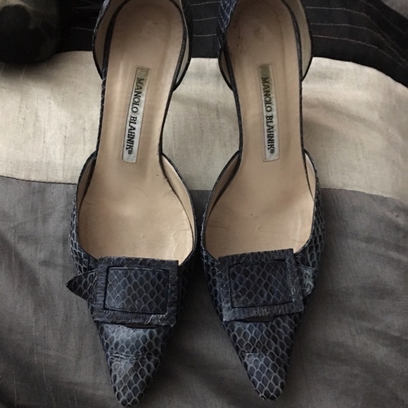 MANOLO BLAHNIK BLUE SNAKE SKIN HEELS