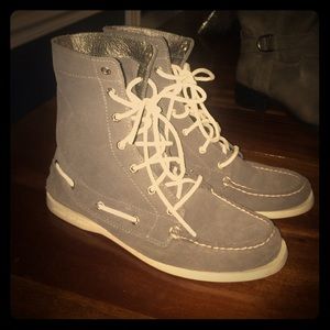 Sperry high-top/ booties😍