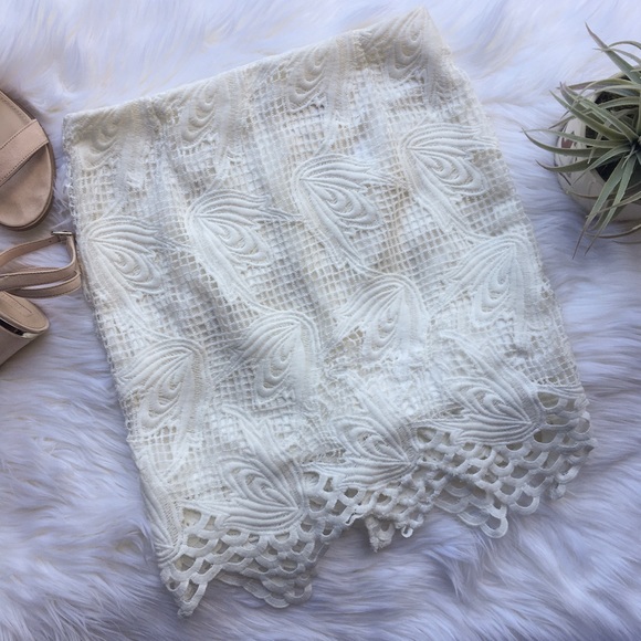 LF Dresses & Skirts - •LF White Lace Pencil Skirt•